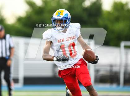 Thumbnail 3 in Phil Simms All-Star Classic (North vs. South) photogallery.