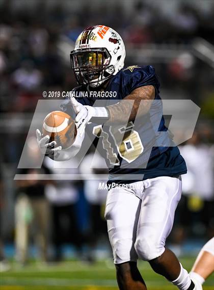 Thumbnail 2 in Phil Simms All-Star Classic (North vs. South) photogallery.