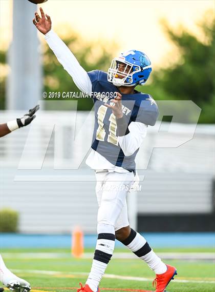 Thumbnail 2 in Phil Simms All-Star Classic (North vs. South) photogallery.