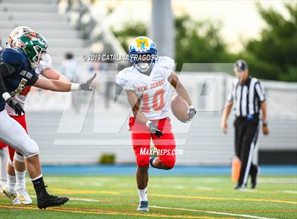 Thumbnail 3 in Phil Simms All-Star Classic (North vs. South) photogallery.