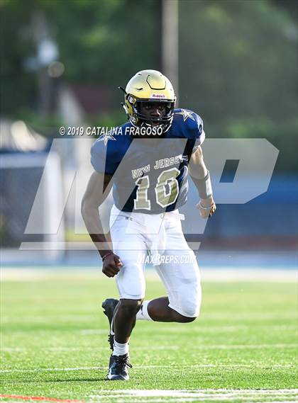 Thumbnail 2 in Phil Simms All-Star Classic (North vs. South) photogallery.