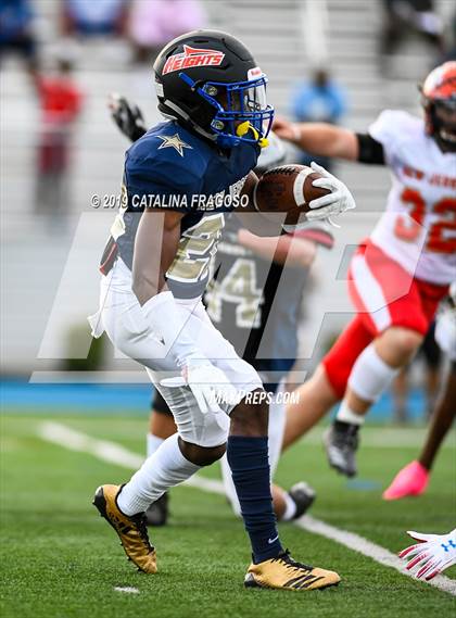 Thumbnail 2 in Phil Simms All-Star Classic (North vs. South) photogallery.