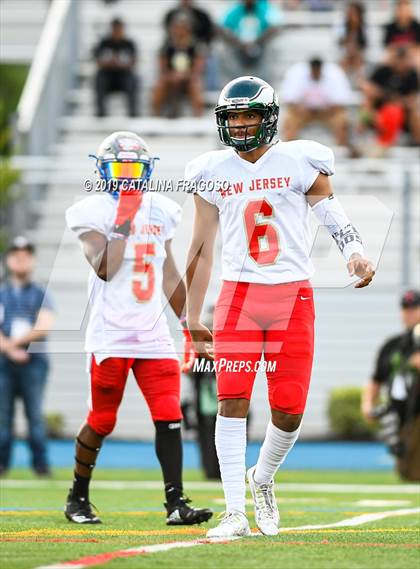 Thumbnail 3 in Phil Simms All-Star Classic (North vs. South) photogallery.