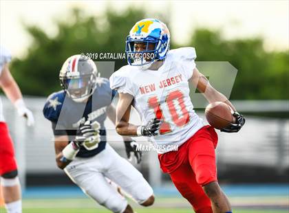 Thumbnail 1 in Phil Simms All-Star Classic (North vs. South) photogallery.