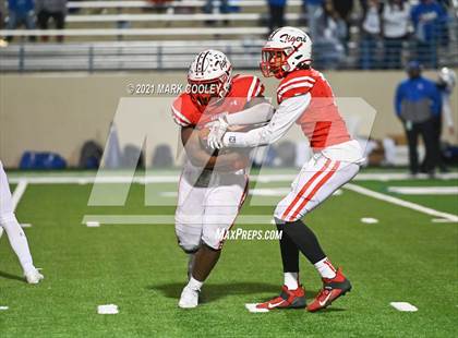 Thumbnail 1 in Bremond vs. Chilton (UIL 2A Regional Semi-final) photogallery.