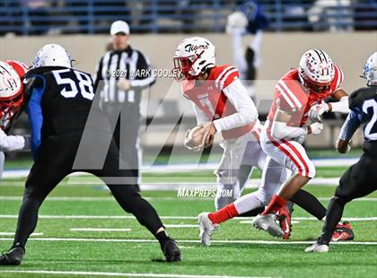 Thumbnail 1 in Bremond vs. Chilton (UIL 2A Regional Semi-final) photogallery.