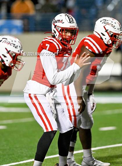 Thumbnail 2 in Bremond vs. Chilton (UIL 2A Regional Semi-final) photogallery.