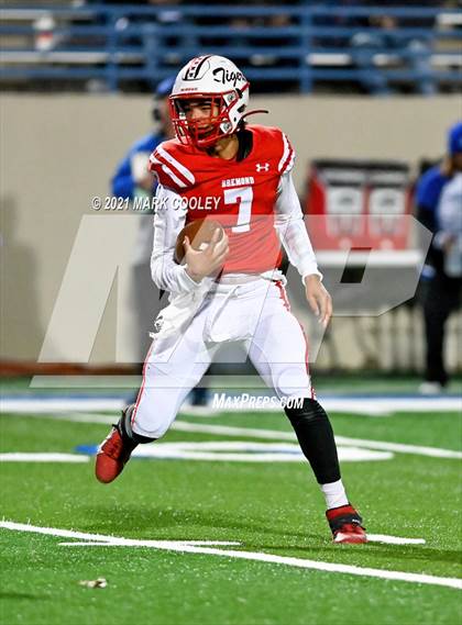 Thumbnail 3 in Bremond vs. Chilton (UIL 2A Regional Semi-final) photogallery.