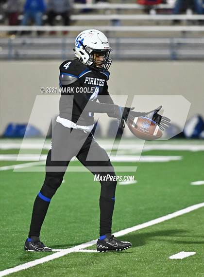 Thumbnail 3 in Bremond vs. Chilton (UIL 2A Regional Semi-final) photogallery.