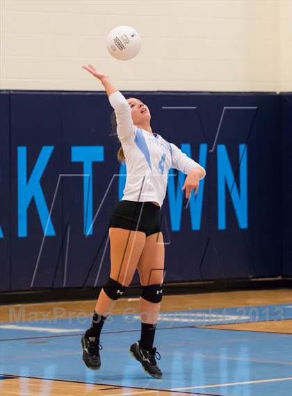 Thumbnail 1 in Langley @ Yorktown photogallery.