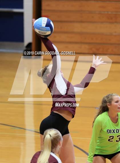 Thumbnail 1 in West Carteret vs Dixon (Joseph L. Beasley Spikefest) photogallery.