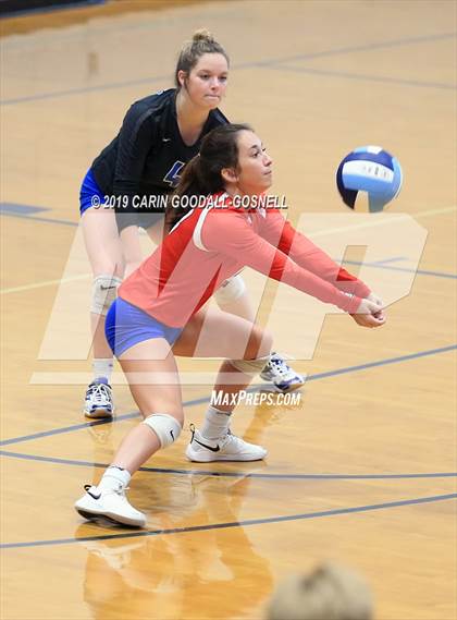 Thumbnail 1 in West Carteret vs Dixon (Joseph L. Beasley Spikefest) photogallery.