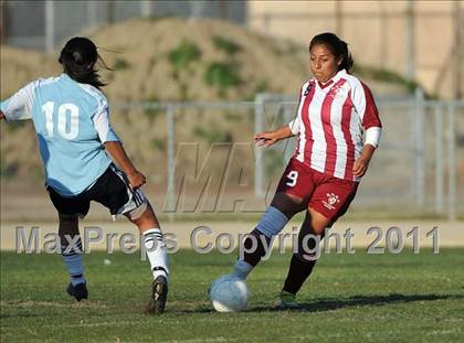 Thumbnail 3 in Bell Gardens @ Arroyo (CIF SS Playoffs) photogallery.