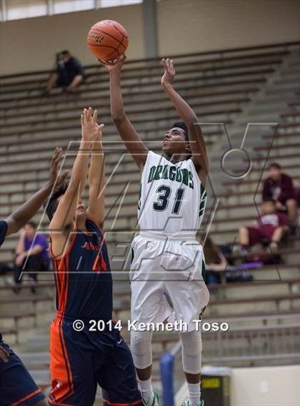 Thumbnail 2 in Brandeis vs. Southwest (SAISD Tournament) photogallery.