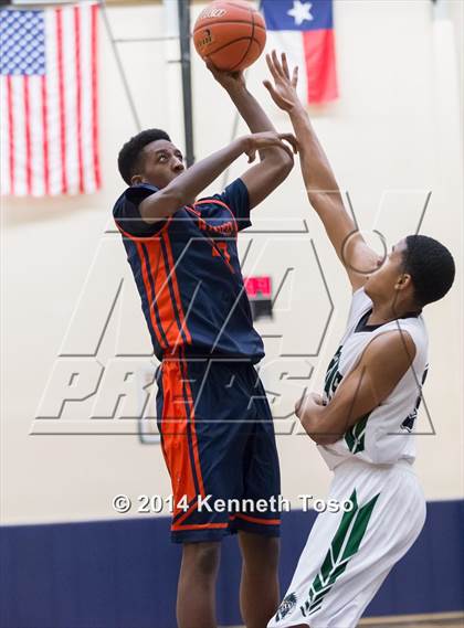 Thumbnail 2 in Brandeis vs. Southwest (SAISD Tournament) photogallery.