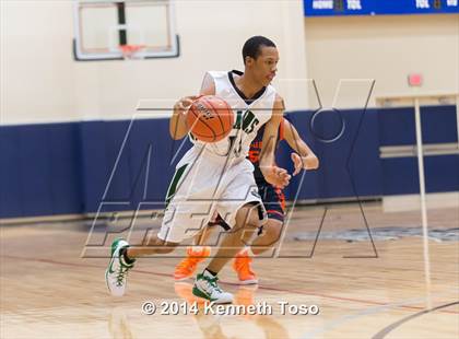 Thumbnail 3 in Brandeis vs. Southwest (SAISD Tournament) photogallery.