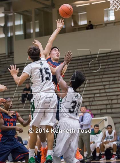 Thumbnail 2 in Brandeis vs. Southwest (SAISD Tournament) photogallery.