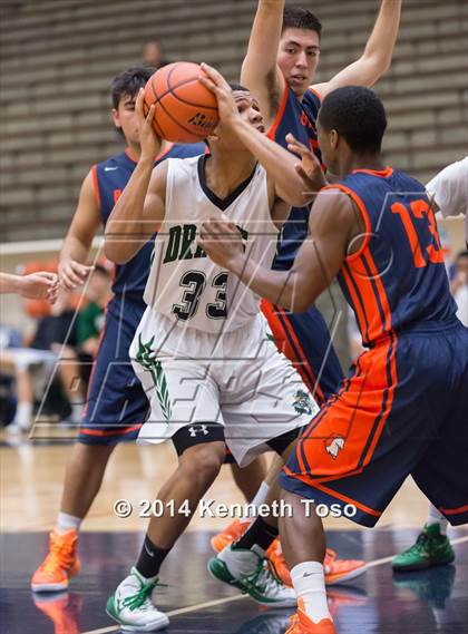 Thumbnail 3 in Brandeis vs. Southwest (SAISD Tournament) photogallery.