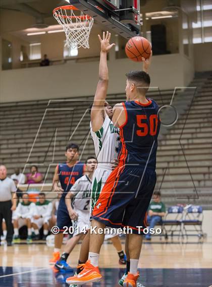 Thumbnail 3 in Brandeis vs. Southwest (SAISD Tournament) photogallery.