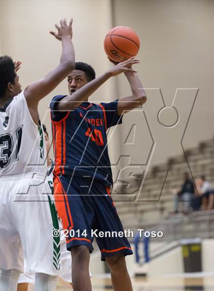 Thumbnail 3 in Brandeis vs. Southwest (SAISD Tournament) photogallery.