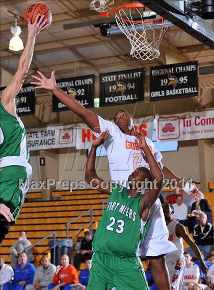 Thumbnail 3 in Fort Myers vs. Bishop Gorman (City of Palms Clasic) photogallery.