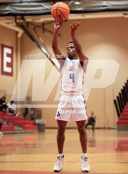 Thumbnail 2 in Westside vs Sumter (Poinsettia Classic) photogallery.