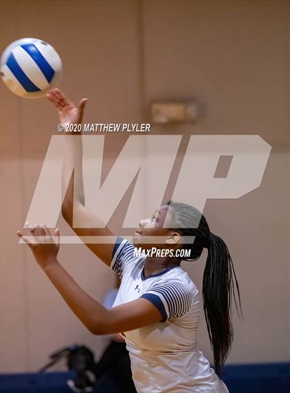 Thumbnail 2 in Fayetteville Academy vs Northwood Temple Academy (NCISAA 2A State Second Round) photogallery.
