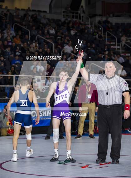 Thumbnail 2 in NYSPHSAA D1 Wrestling Championships (Semifinals 99 -126 lbs) photogallery.