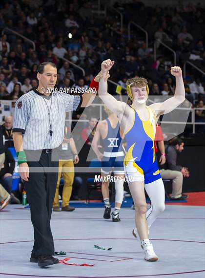 Thumbnail 2 in NYSPHSAA D1 Wrestling Championships (Semifinals 99 -126 lbs) photogallery.