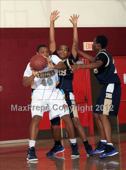 Thumbnail 3 in Los Osos vs. Desert Hot Springs (MaxPreps Holiday Classic) photogallery.