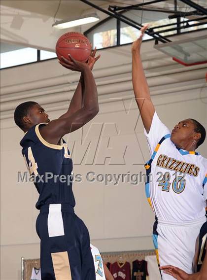Thumbnail 2 in Los Osos vs. Desert Hot Springs (MaxPreps Holiday Classic) photogallery.
