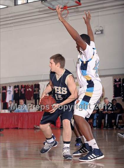 Thumbnail 3 in Los Osos vs. Desert Hot Springs (MaxPreps Holiday Classic) photogallery.