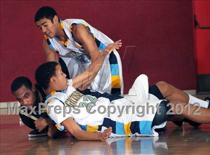 Thumbnail 1 in Los Osos vs. Desert Hot Springs (MaxPreps Holiday Classic) photogallery.
