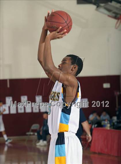 Thumbnail 3 in Los Osos vs. Desert Hot Springs (MaxPreps Holiday Classic) photogallery.