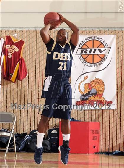 Thumbnail 1 in Los Osos vs. Desert Hot Springs (MaxPreps Holiday Classic) photogallery.