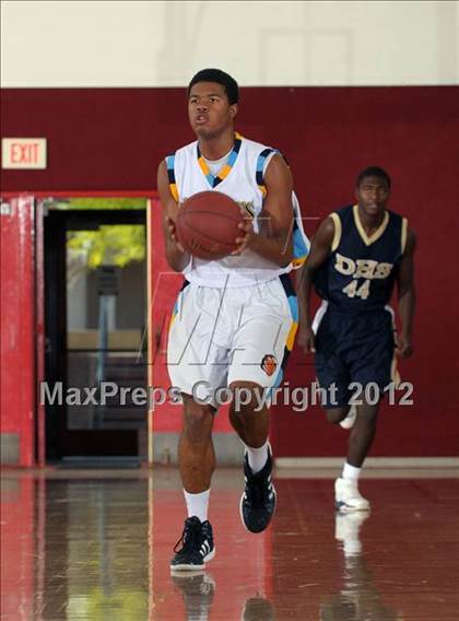 Thumbnail 1 in Los Osos vs. Desert Hot Springs (MaxPreps Holiday Classic) photogallery.