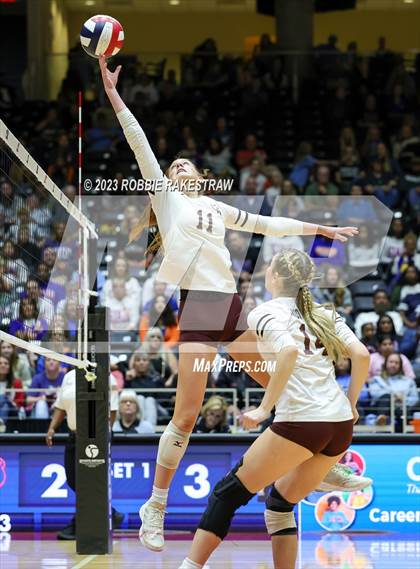 Thumbnail 2 in Grand Oaks vs. Cinco Ranch (UIL 6A Volleyball Final) photogallery.