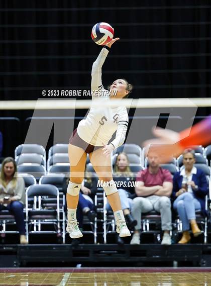 Thumbnail 1 in Grand Oaks vs. Cinco Ranch (UIL 6A Volleyball Final) photogallery.