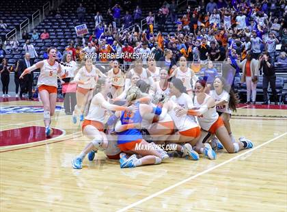 Thumbnail 1 in Grand Oaks vs. Cinco Ranch (UIL 6A Volleyball Final) photogallery.