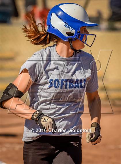 Thumbnail 3 in Agoura vs North photogallery.