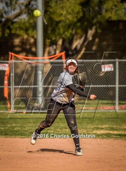Thumbnail 3 in Agoura vs North photogallery.