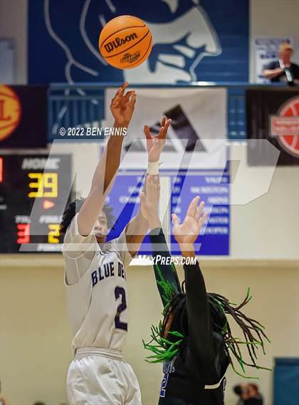 Thumbnail 3 in Newton vs Norcross (Hawks-Naismith Holiday Classic) photogallery.