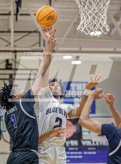 Thumbnail 1 in Newton vs Norcross (Hawks-Naismith Holiday Classic) photogallery.