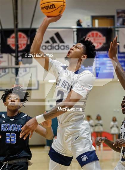 Thumbnail 2 in Newton vs Norcross (Hawks-Naismith Holiday Classic) photogallery.