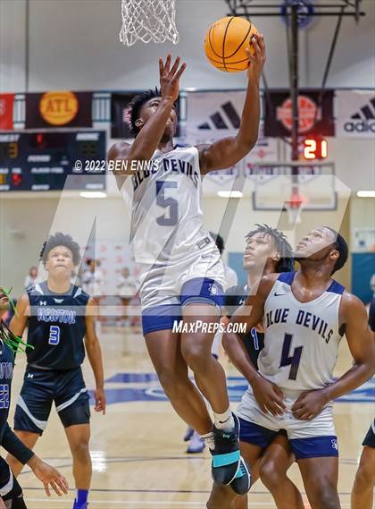 Thumbnail 2 in Newton vs Norcross (Hawks-Naismith Holiday Classic) photogallery.