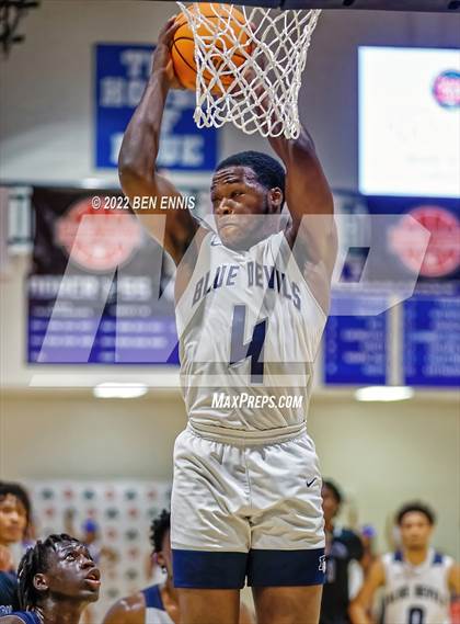 Thumbnail 2 in Newton vs Norcross (Hawks-Naismith Holiday Classic) photogallery.