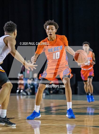 Thumbnail 3 in Rainier Beach vs. O'Dea (WIAA 3A Semifinal)  photogallery.