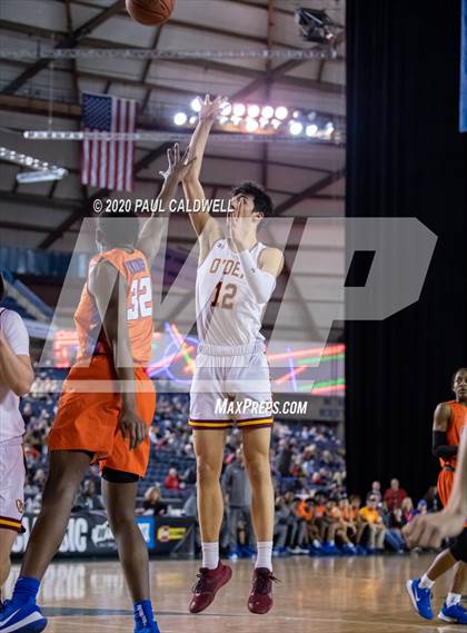 Thumbnail 2 in Rainier Beach vs. O'Dea (WIAA 3A Semifinal)  photogallery.