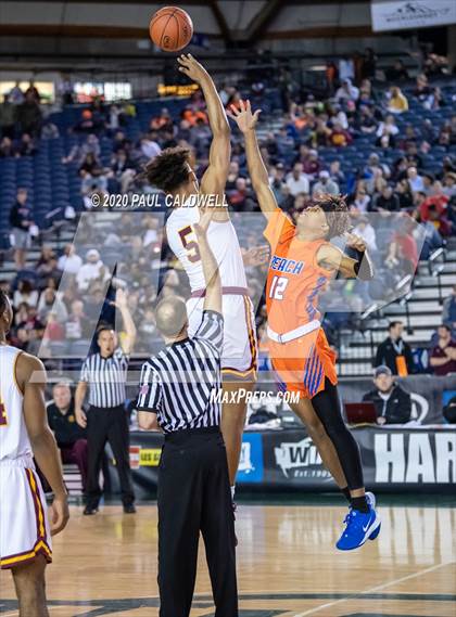Thumbnail 2 in Rainier Beach vs. O'Dea (WIAA 3A Semifinal)  photogallery.