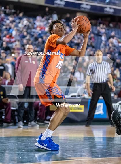 Thumbnail 3 in Rainier Beach vs. O'Dea (WIAA 3A Semifinal)  photogallery.